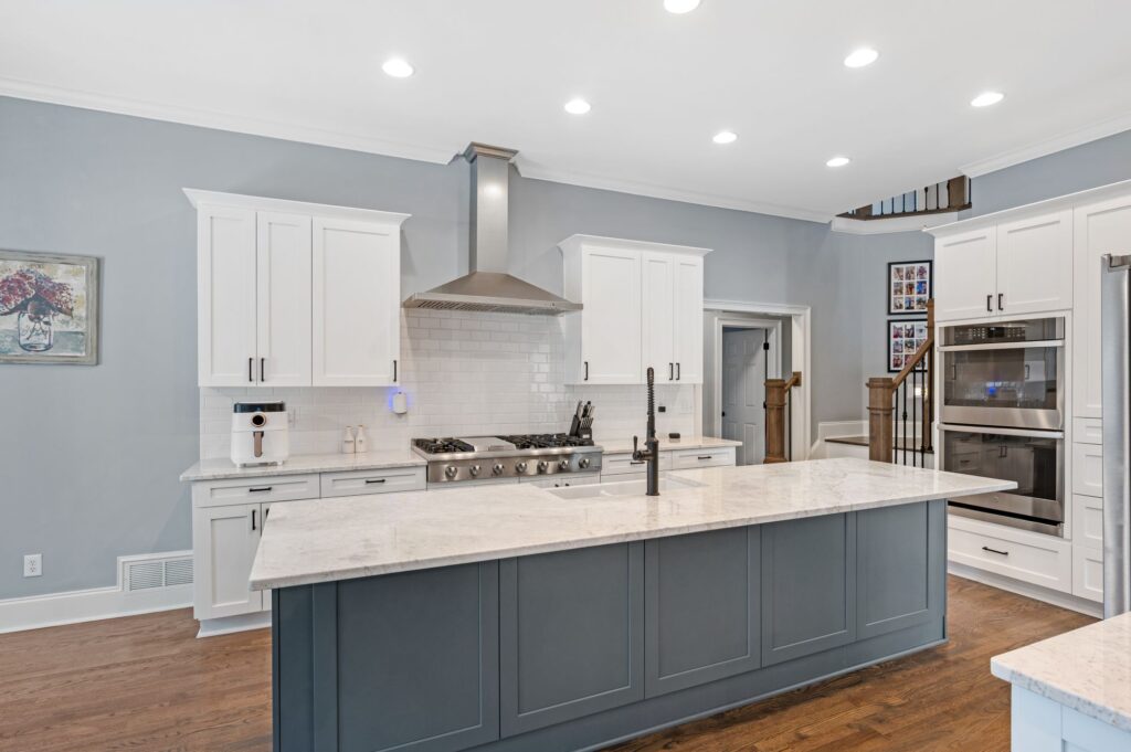 Updated kitchen in Bentwater Acworth GA homes luxury property